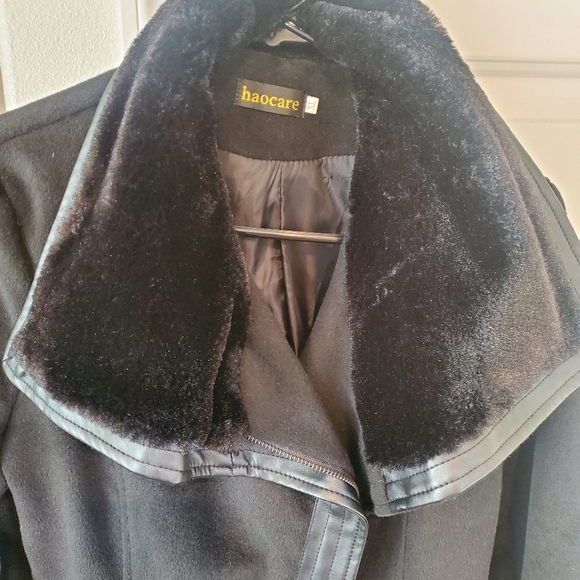 BEAUTIFUL JACKET2😍 - Picture 2 of 4